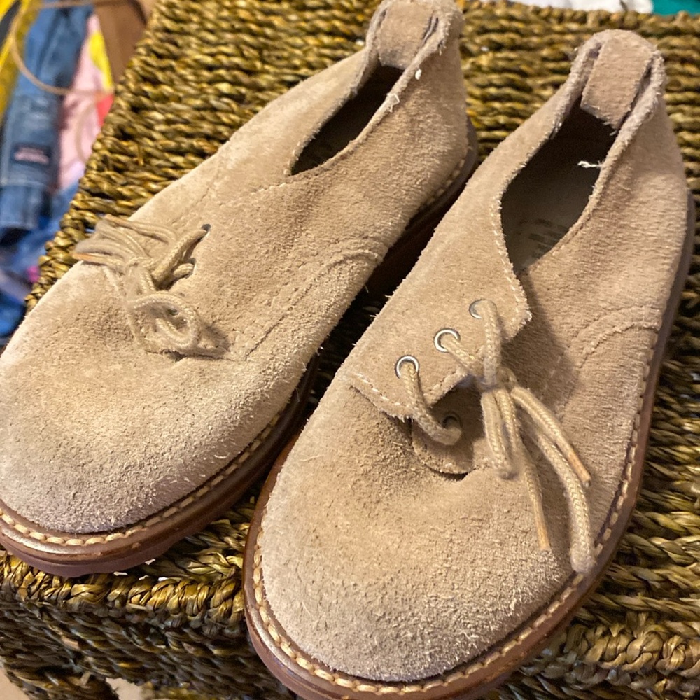 Gap tan suede shoes